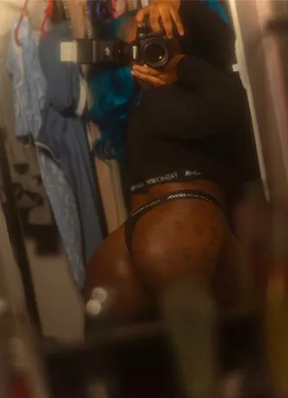 OnlyFans cuenta shyaaavip header 2