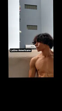 OnlyFans cuenta airi_posing header 2