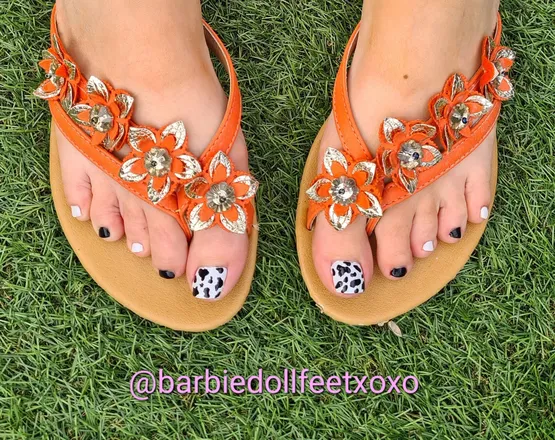 OnlyFans cuenta barbiedollfeetxoxo header 2