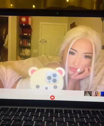 OnlyFans cuenta eviesrealm header 2