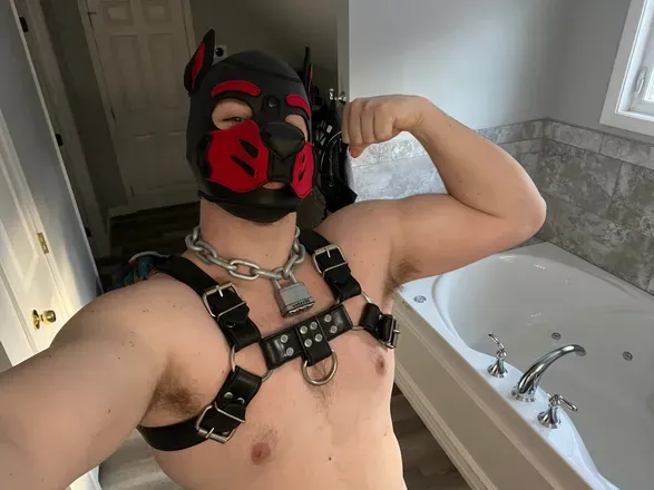 OnlyFans account  beefyrubberboi header 2