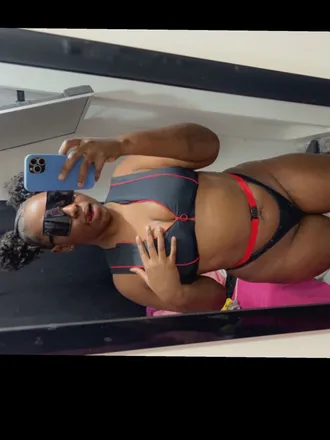 OnlyFans cuenta debzie header 2