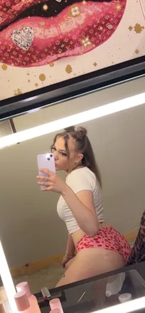 OnlyFans cuenta snowbunnybully header 2
