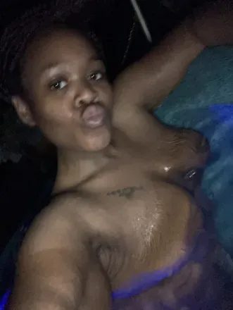 OnlyFans cuenta creamyholes header 2