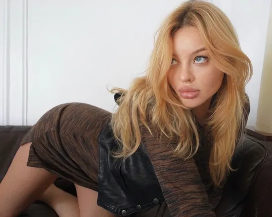 OnlyFans cuenta tadoucesirene header 2