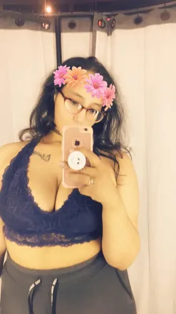 OnlyFans cuenta bellapluscutie header 2
