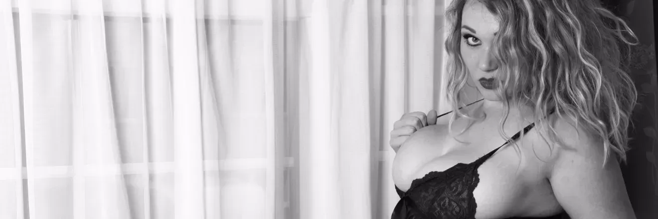 OnlyFans cuenta xnaughtynatali header 2
