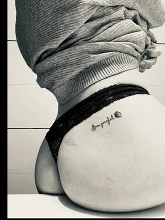 OnlyFans cuenta cheypiir header 2