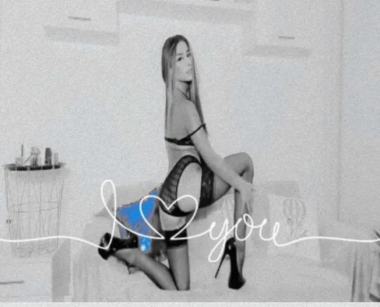 OnlyFans account  fallinlovewitheve header 2