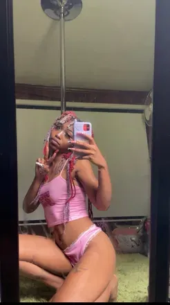 OnlyFans account  itsleeling avatar 1