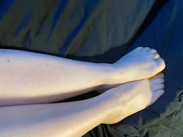 OnlyFans cuenta greenwitchfeet header 2