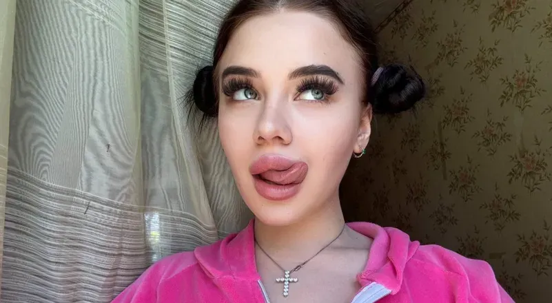 OnlyFans cuenta molly_loveee header 2