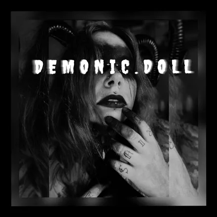 OnlyFans cuenta demonic.doll header 2
