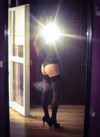OnlyFans cuenta loral_ts header 2