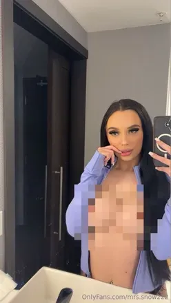 OnlyFans cuenta mrs.snow222 header 2