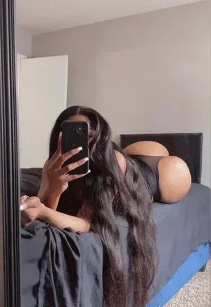 OnlyFans account  thickdarula header 2