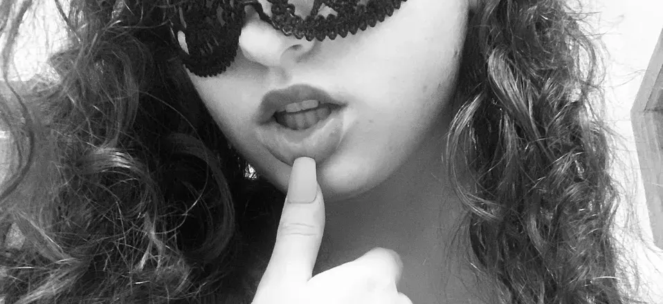 OnlyFans cuenta sweetlvna18 header 2