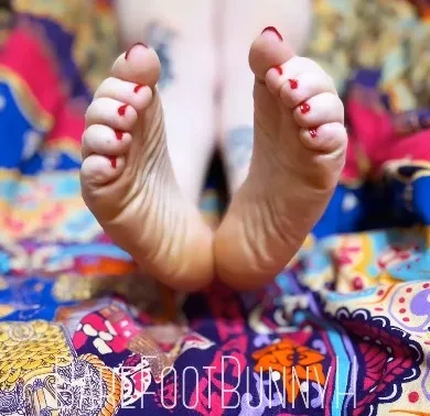 OnlyFans cuenta barefootbunnyh header 2