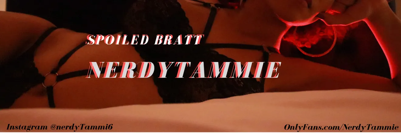 OnlyFans cuenta nerdytammie header 2