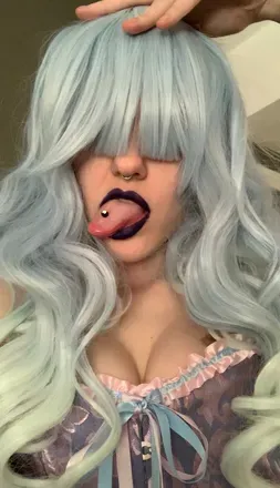 OnlyFans account  lucybizarre avatar 1