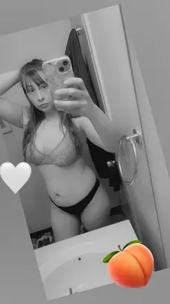 OnlyFans cuenta purplebabypeach avatar 1