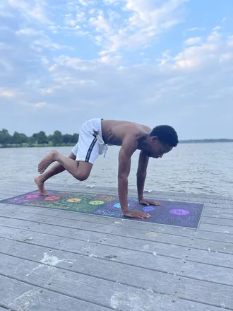 OnlyFans cuenta rich.man.yoga header 2