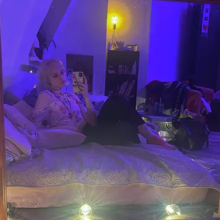OnlyFans account  u182905382 header 2
