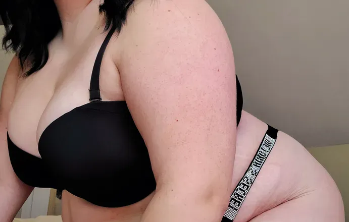 OnlyFans cuenta monroe_morello header 2