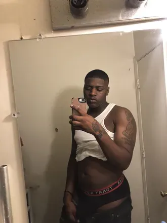 OnlyFans account  makemecumm header 1