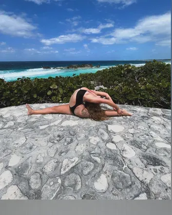 OnlyFans cuenta bendyblondey header 2