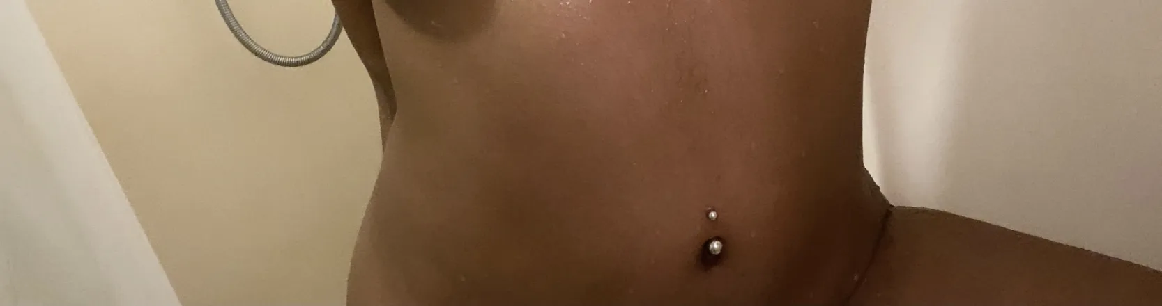 OnlyFans account  tsign_ header 2