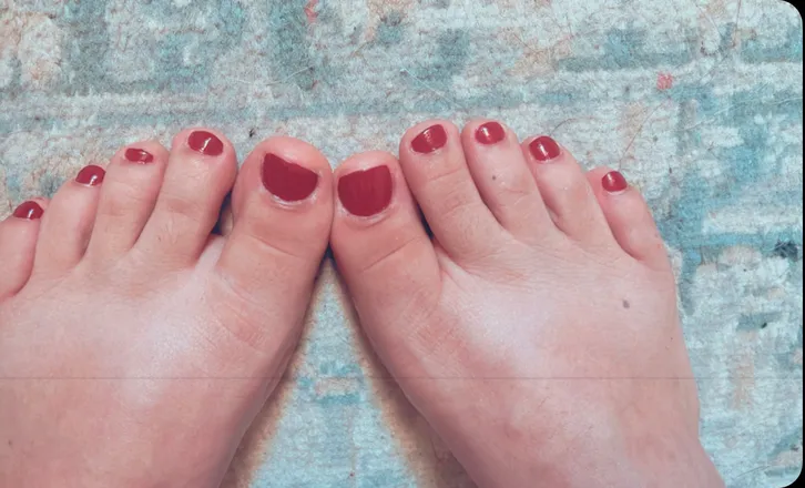 OnlyFans cuenta bittysexytoes header 2