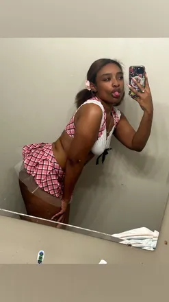 OnlyFans cuenta elisesplayhousee header 2