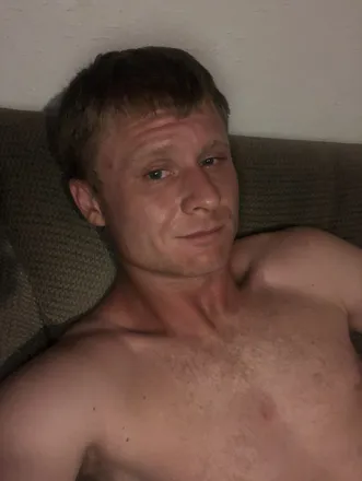 OnlyFans cuenta therealkylelove header 2