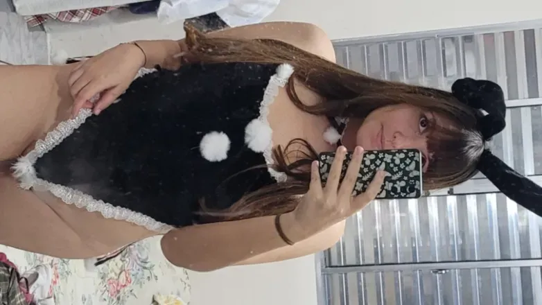 OnlyFans cuenta nefertaribruch header 2
