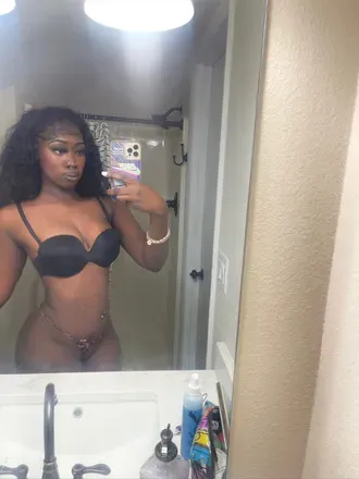 OnlyFans cuenta daprettychocolate avatar 1