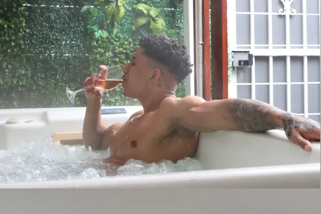 OnlyFans cuenta aestheticbuilt header 2