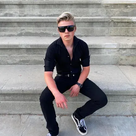 OnlyFans account  mrellisgray avatar 1
