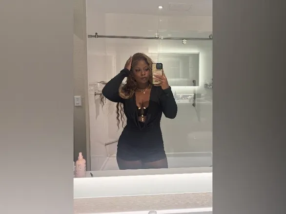 OnlyFans cuenta itskamirrairl header 2