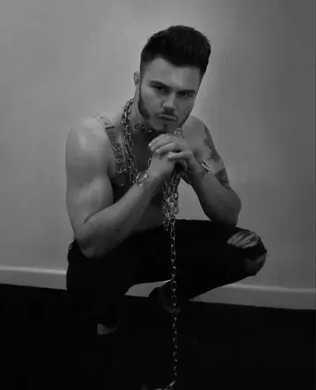 OnlyFans cuenta mattyroberts header 2