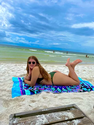 OnlyFans cuenta molllycyrusss header 2