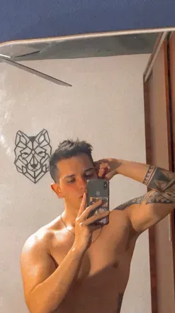 OnlyFans cuenta latinboy_02 avatar 1
