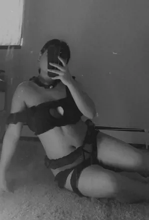 OnlyFans cuenta mona69iilith header 2