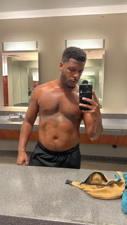 OnlyFans cuenta sumthn.u.can.feel header 2