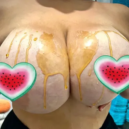 OnlyFans cuenta queenmelons32 avatar 1