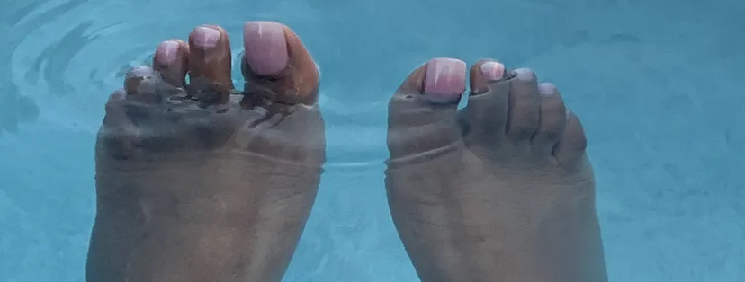 OnlyFans cuenta theprettyfeetgod header 2