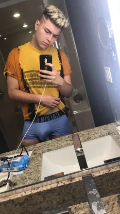 OnlyFans cuenta ucumingornot header 2