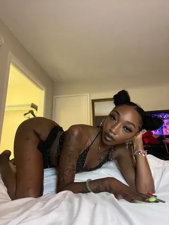OnlyFans cuenta lucckii header 2