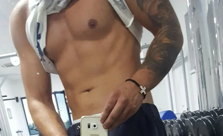 OnlyFans cuenta ayshasboyfriend header 2