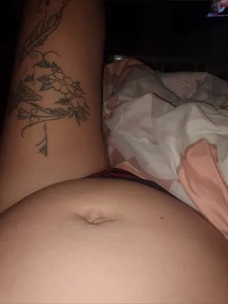 OnlyFans cuenta your_submissive_girl header 2